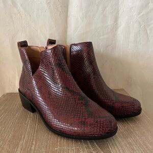 Vionic Clara Boa ankle boots